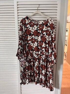 easel Rust Black White Floral Tiered Midi Dress